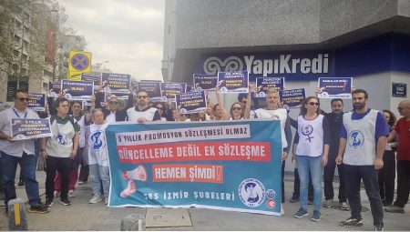 Sağlıkçılar Banka Önünden Seslendi: “Promosyon Hakkımızı İstiyoruz”